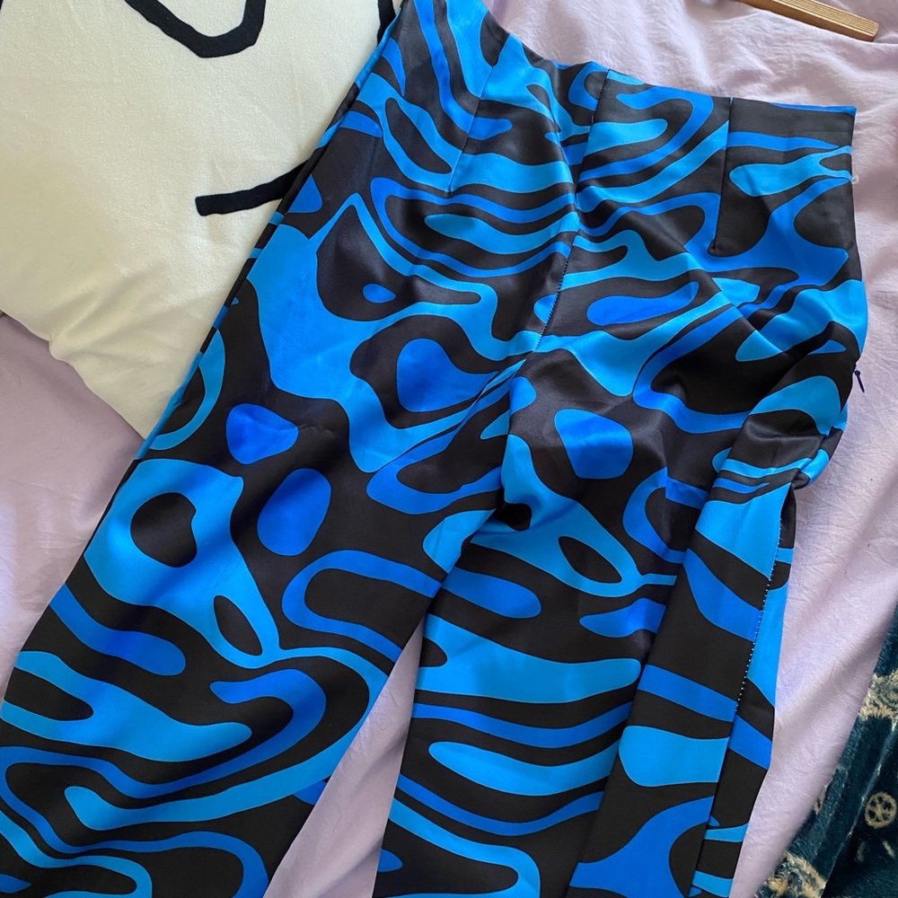 High waisted Funky Blue Pants w/ zipper on the side.